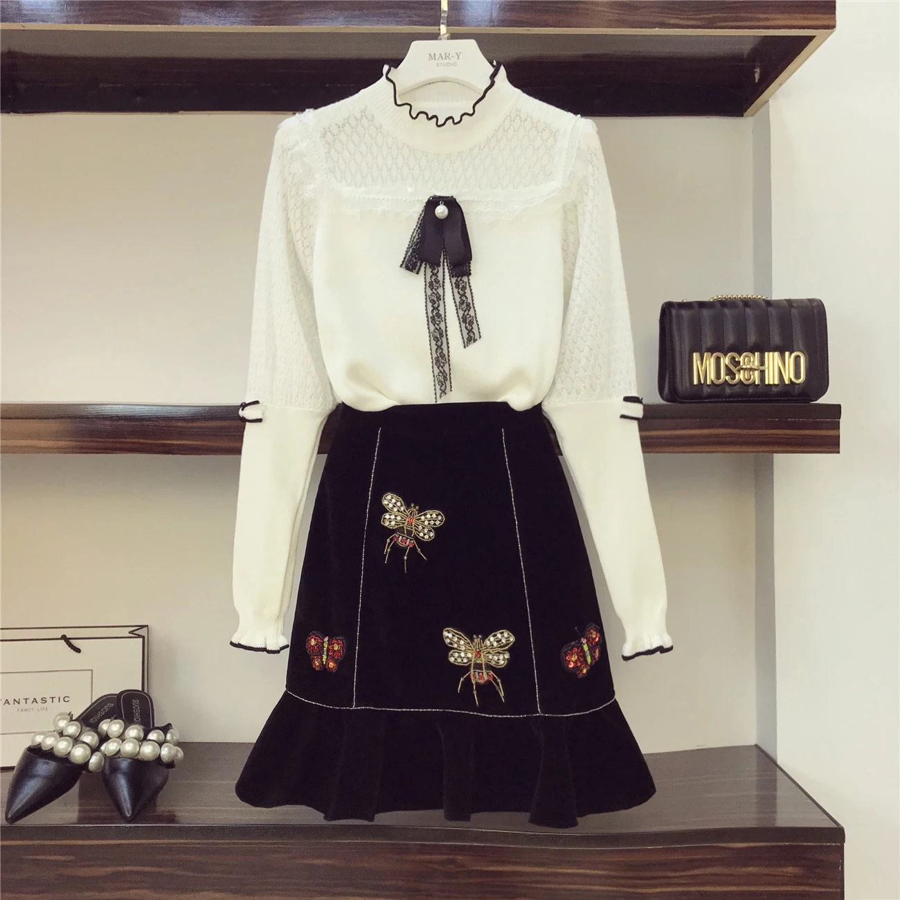 

New Autumn Fashion Women's Sets Hollow Out Long Sleeve Knitted Top + Embroidery Ruffles Short Fishtail Skirt Students Suits