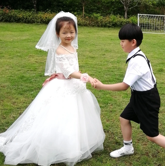 Платье для первого причастия с открытой спиной на шнуровке с аппликацией и бантом Половина рукава Shoulderless рюшами Маленькая девочка