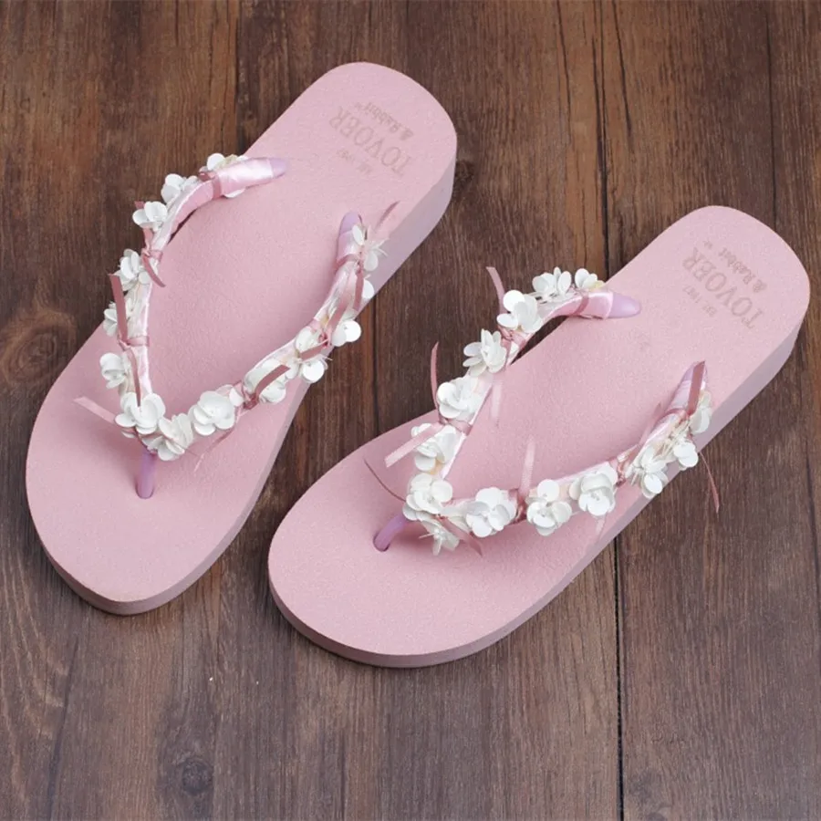 

Specia Design Sweet Looking Two Colors Wedges Women Flip Flops Summer Time Casual Wear Female Shoes New Arrival Hot Sale