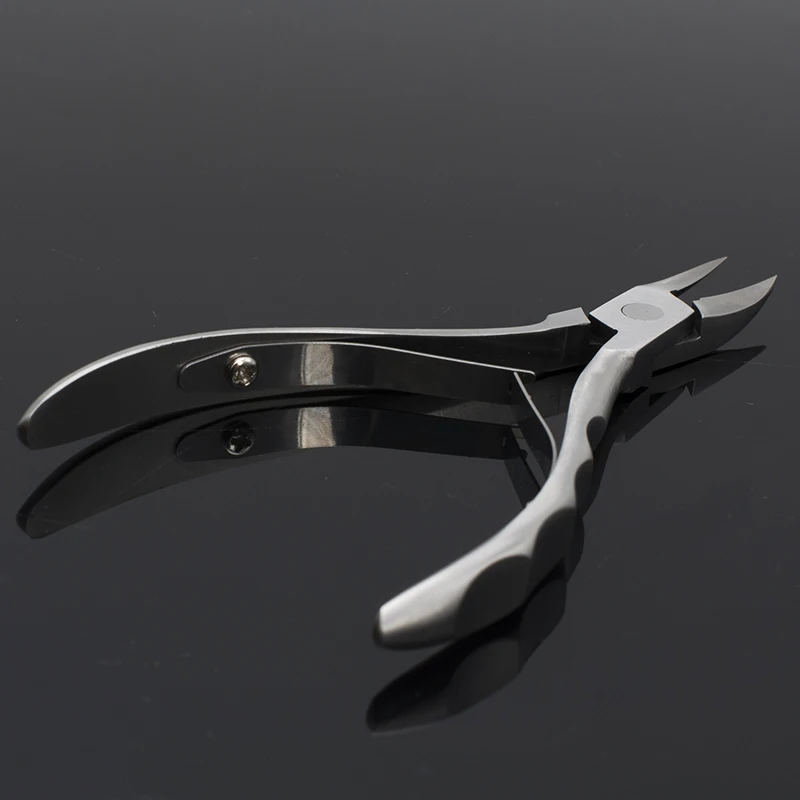 professional-manicure-nail-cuticle-nipper-scissors-nipper-clipper-pedicure-tools-pliers-nippers-cutter-NT67(2)