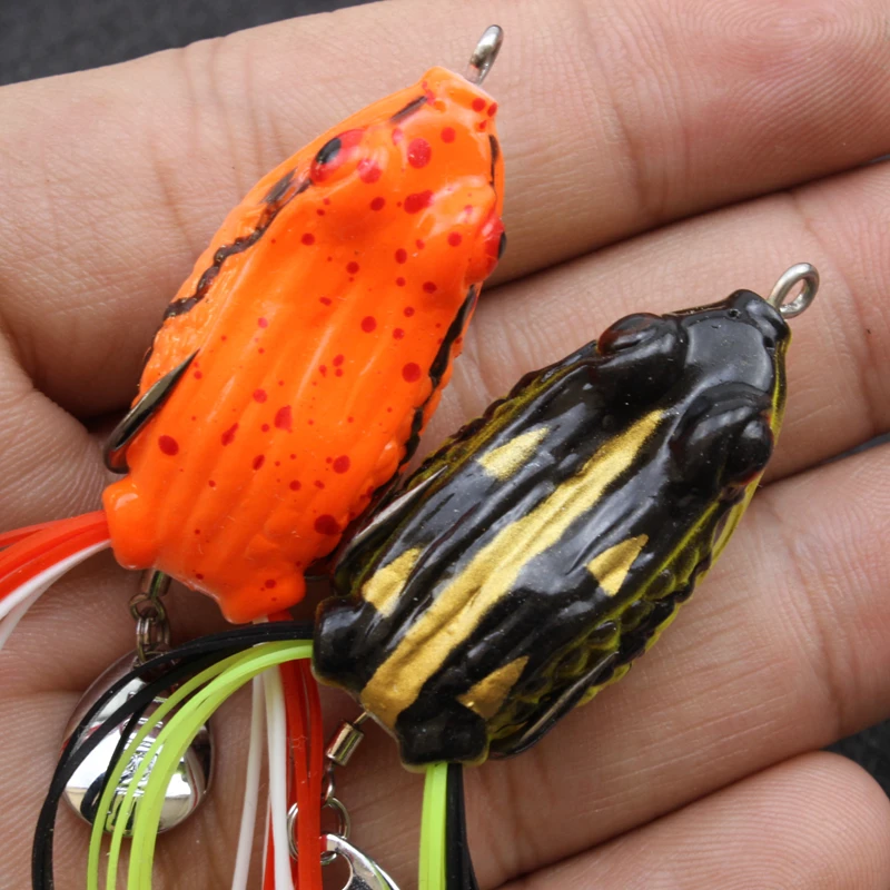 

5Pcs 4cm 6g 5 colors NEW Soft Baits Artificial Soft Ray Frog Fishing Lures Silicone Bait Fishing Tackle 2 Hooks and Sequin