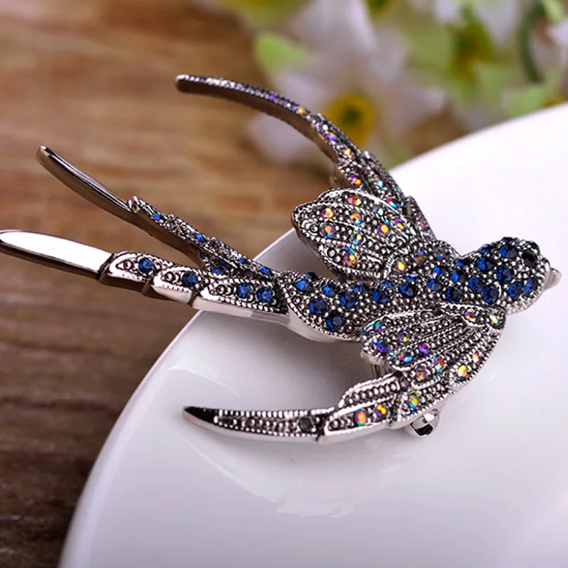 

Antique Silver Plated Vintage Swallow Shape Brooches Full Crystal phire Animal Broches Women's rhinestone Hijab Accessories