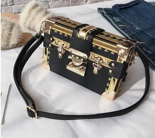 2018 new fashion women strap Small square bag leather bag Free shipping