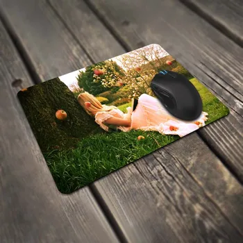 

Reading A Book Under A Tree Fast Printing Rubber Gaming Mouse Pad for Size 22*18cm and 25*29cm