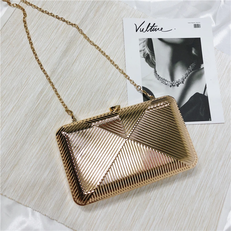 Retro gold color clutch bag for women Metal Evening Bag Women chain Shoulder Messenger Bags Lady Handbag Wedding Party Purse