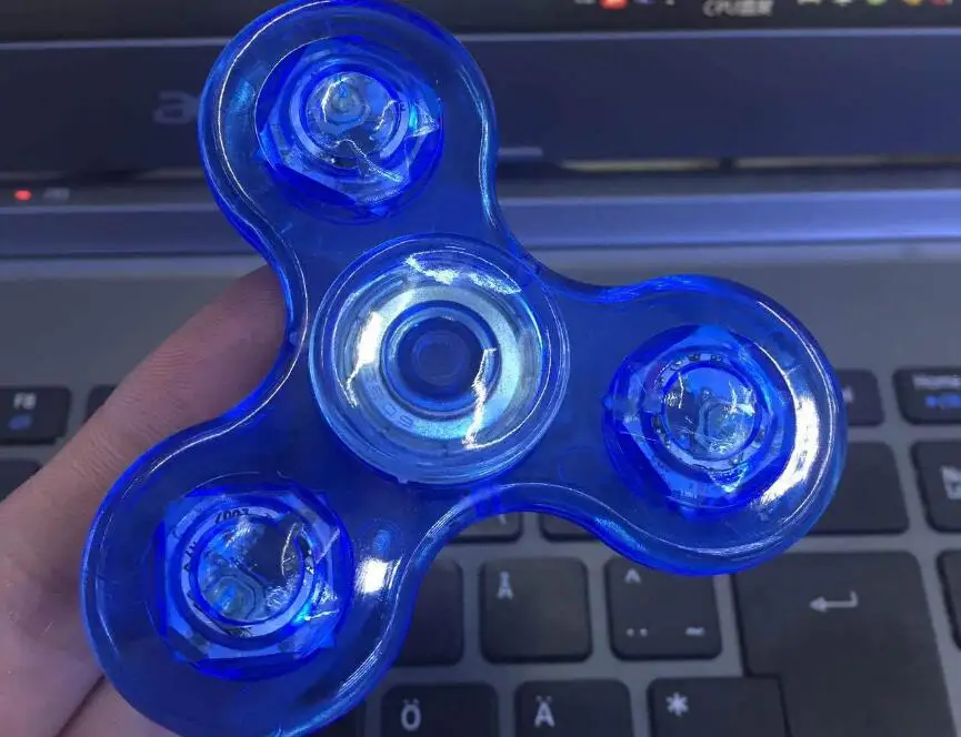 Светящийся светодиодный свет Fidget Spinner ручной Спиннеры-мячики светящийся в темном свете EDC Figet Spiner Бэтмен палец куб снятие стресса Toysps