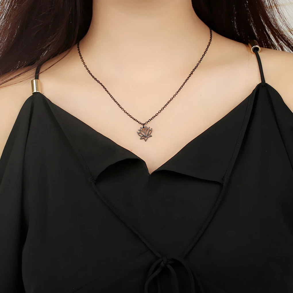 

Hollow Women Lotus Flower Necklace Girl Neck Tribal Pendant Simple Adjustable 49-54cm Chain Jewelry Gift