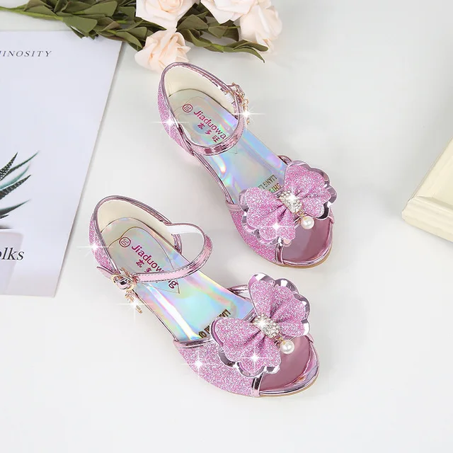 New Summer Kids Sandals For Girls Princess Shoes Shiny bow Crystal shoes Children Show High heels Sandals silver gold pink New Summer Kids Sandals For Girls Princess Shoes Shiny bow Crystal shoes Children Show High heels Sandals silver gold pink
