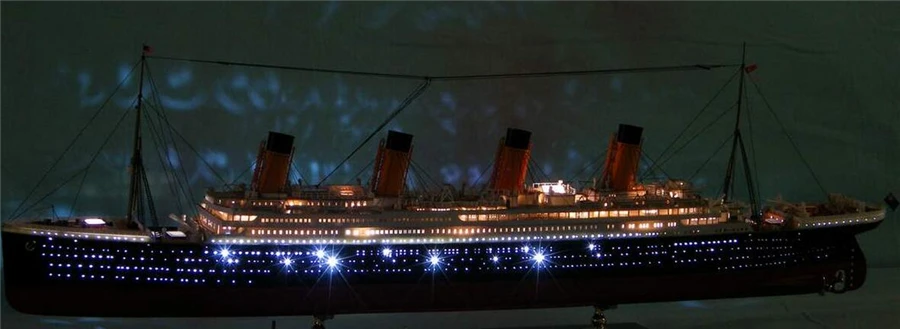 

Titanic Model Building Kits Assembly Plastic Ship Model With Electric Motor Lighting Device 1:550 Electric Tit Free Shipping