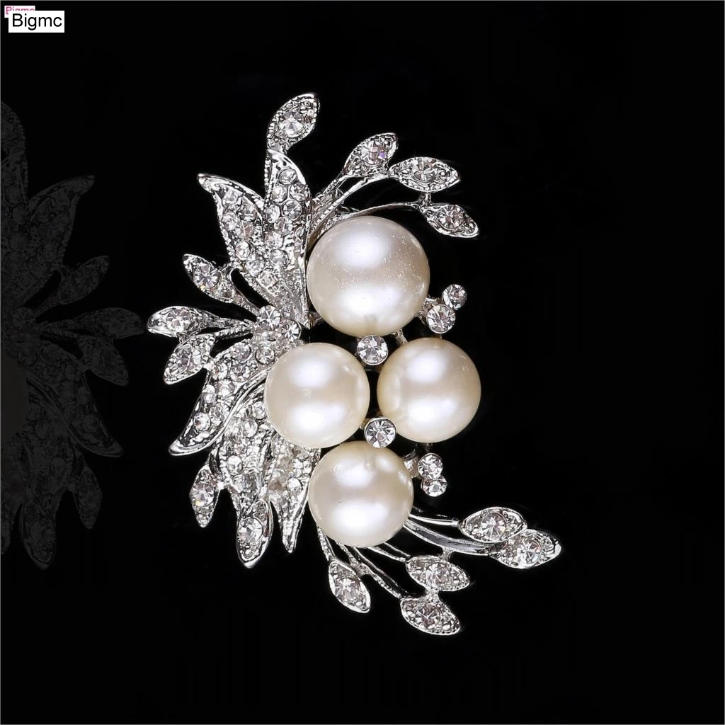 

Korean version of the high-grade retro flowers brooch natural pearl brooch wedding bride corsage H1092