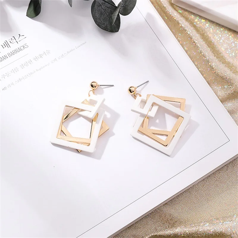 9431127393_1401670587