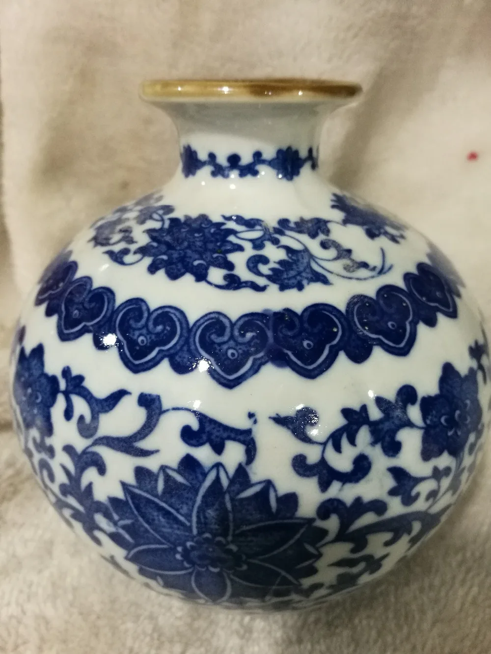 

Beautiful Chinese Jingdezhen unique style blue and white porcelain vase