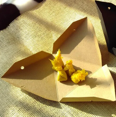 2015 Package Kraft Boxes free Shipping 100pcs/lot 11*13cm Triangle Paper Box Food Cosmetic Bottle Gift Wedding/party Packaging