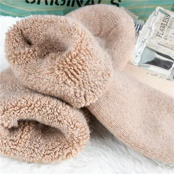 

3 pairs 2020 winter new Thick rmerino wool socks women's winter tube terry socks solid color super thick snow socks woolen warm