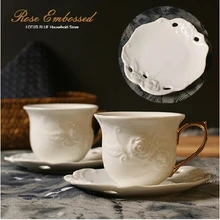 Тисненые розы в европейском стиле кофейная чашка блюдце набор британская черная чайная чашка блюдо элегантная благородная белая чашка фарфора
