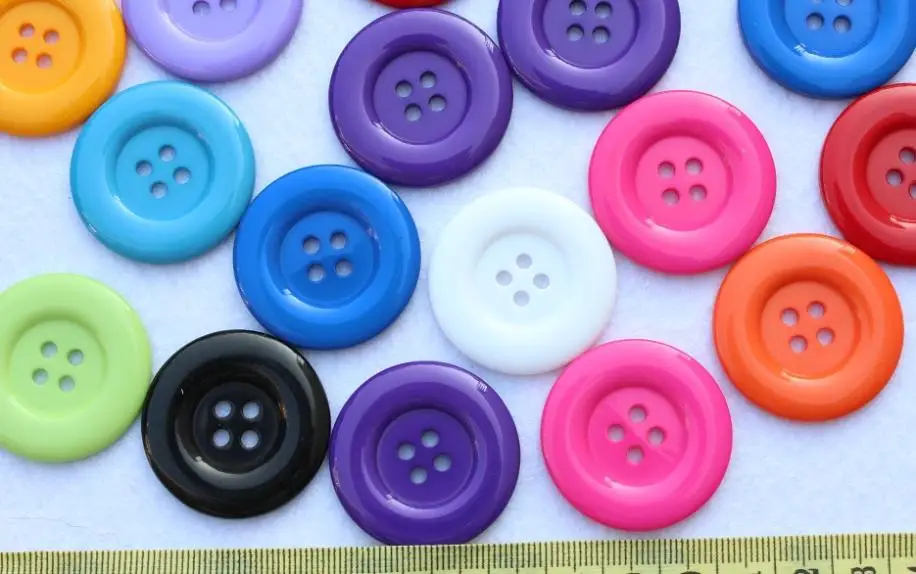 

Set of 100 pcs- 35mm Round extra Big smooth Resin Buttons 4 holes mixed colors Crafts, Jewelry, Scrapbooking, Sewing