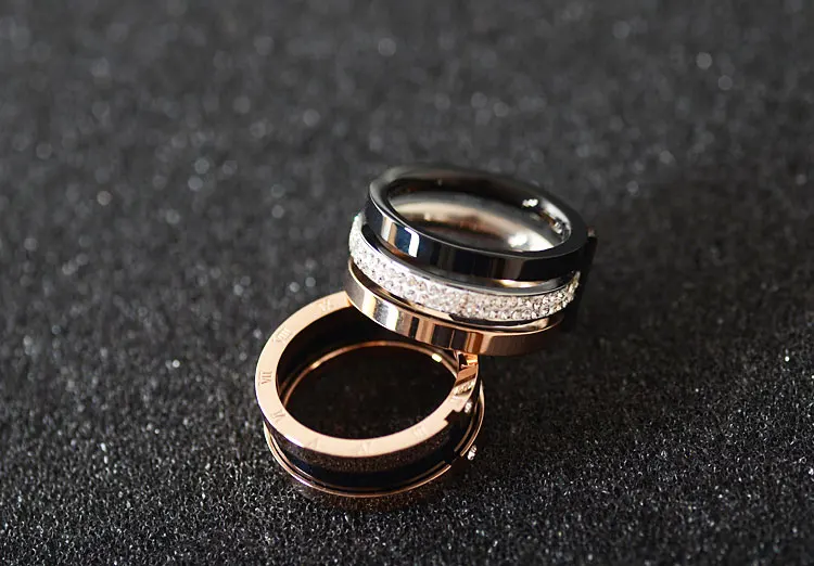 Европейское новейший титановый стальное кольцо C трехцветным буквенным кольцом с кристаллом из болгарийской моды для мужчин и женщин