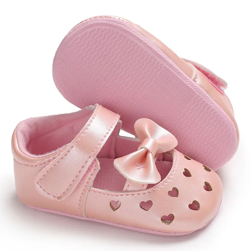 Обувь для новорожденных девочек с бантом в форме сердца; детские кожаные кроссовки; Bebe; обувь принцессы для малышей