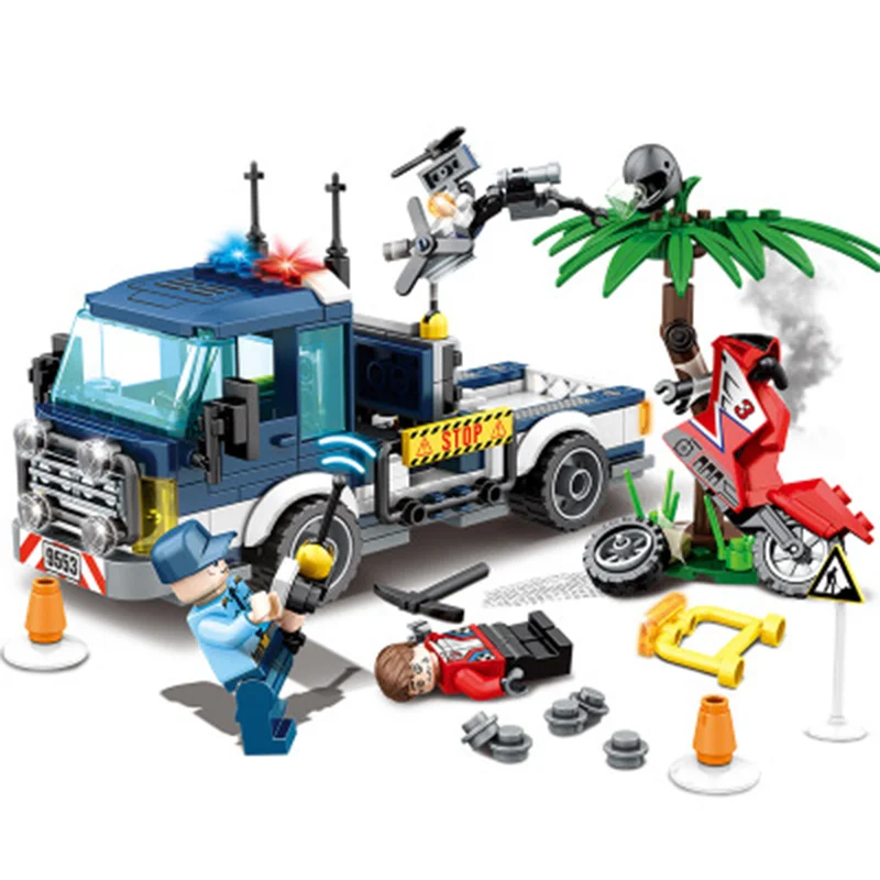 

283pcs City Traffic Accident Rescue Scene Ambulance Towed engineering vehicle model Building Block Bricks figure toys