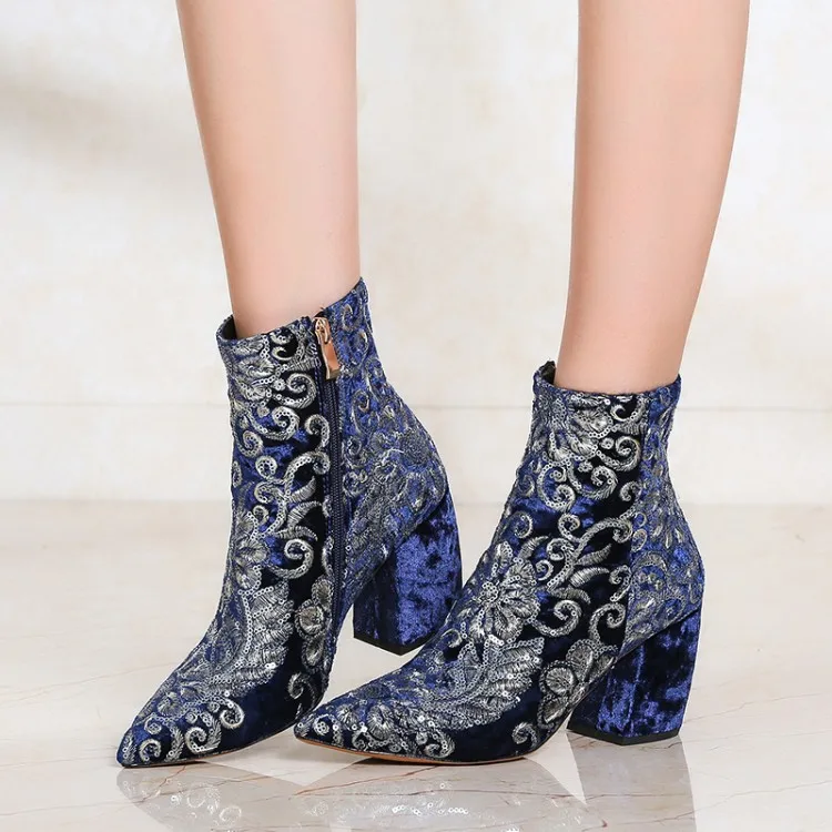 

US4-11 Womens Pointed Toe Ankle Boots Side Zip Embroidery Gold Velvet Floral Chunky Block HeelSexy Shoes Plus Size 3Colors A779
