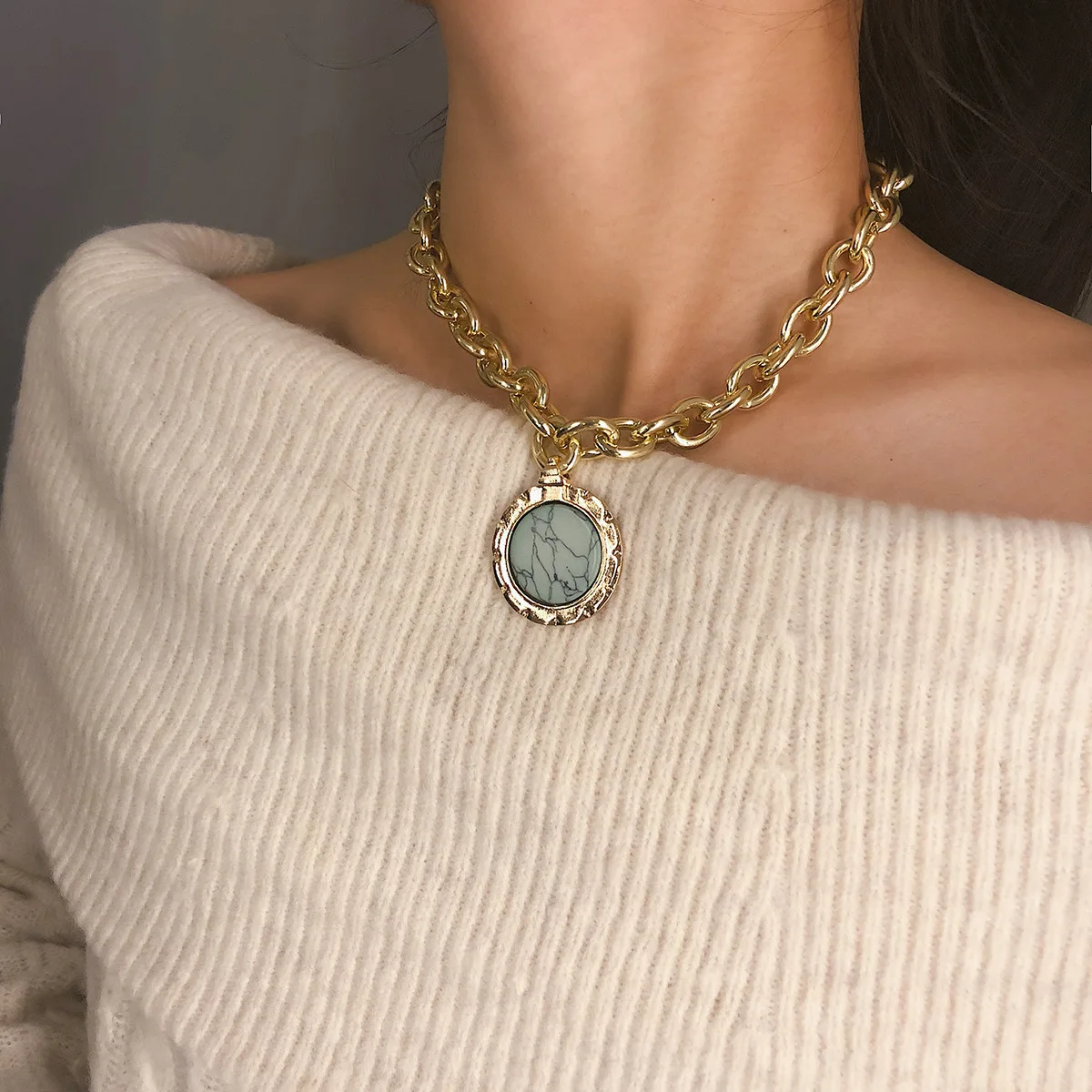 

JCYMONG Trendy Gold Color Big Crude Chain Chokers Necklace Fashion Coin Stone Pendant Neckalce For Women Jewelry 2019 Collar