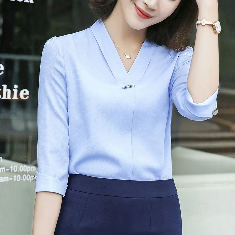 Модная женская шифоновая рубашка, новая летняя тонкая блуза с v-образным вырезом и рукавом средней длины, Офисная Женская официальная блузка размера плюс, топы - Цвет: Light blue