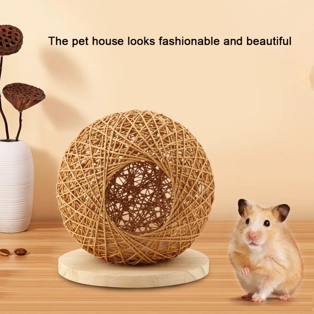

Wooden Hand-made Warm Sleeping House with Cushion for Pet Hamster