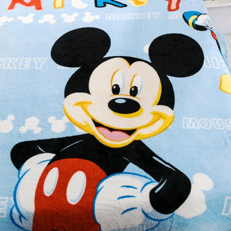 Mickey mouse blanket (3)