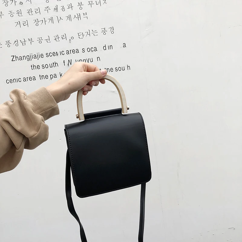

Retro Wooden Handle Women's Bag Designer Shoulder Crossbody Bags for Women PU Leather Flap Handbag Evening Clutch Purses 2019