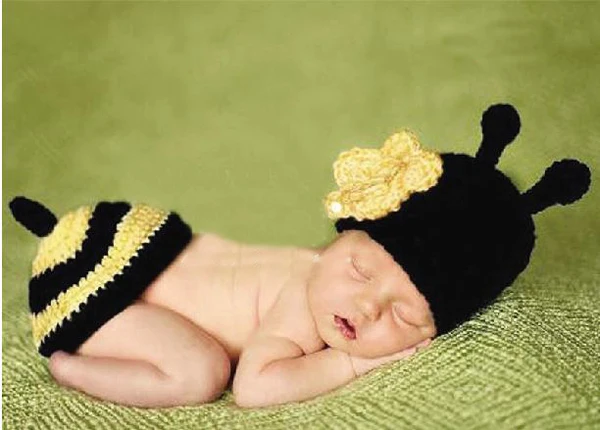 

Retail Free shipping Cute Bee Baby Hat and Bottom Handmade Crochet Photography Props Baby Hat and Bottom 0-9 Months 1set