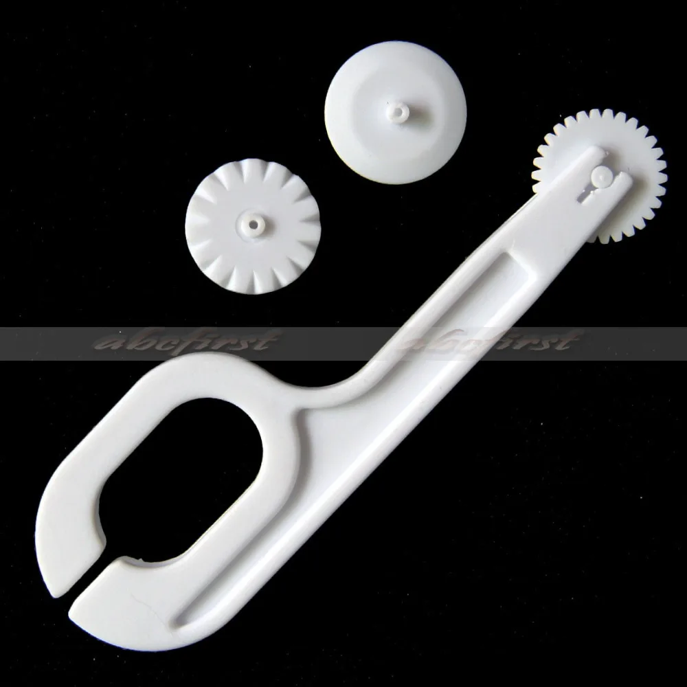 1pc 3 Wheel Fondant Cake Roller Modelling Embosser Cutter Plastic Cake
