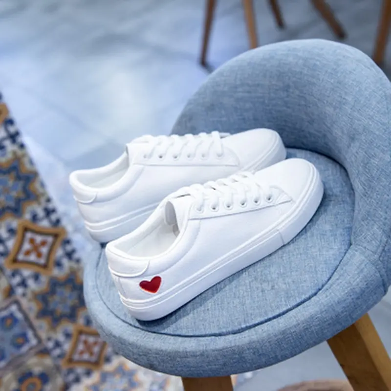 

WENYUJH Women Casual Flats Heart Lace-up Fashion Female Spring/autumn Shoes Solid White Sneakers Women Canvas Shoes Casual