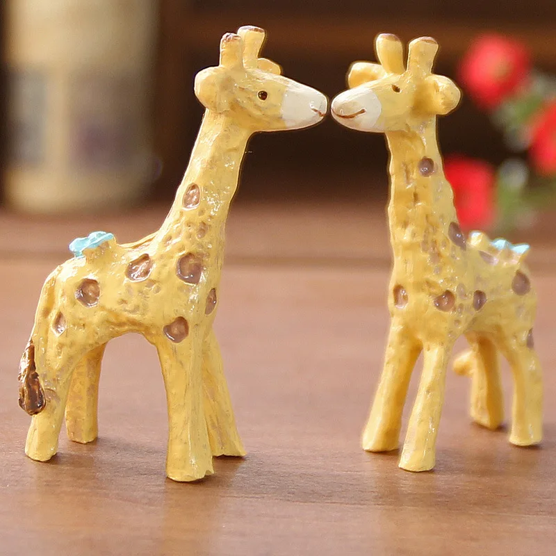 

2018 New Resin Ornaments Giraffe Shape Desktop Living Room Bedroom Animal Ornaments Photo Props Crafts Home Decoration-60207
