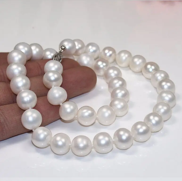 

HUGE AAA 18" 11-12MM SOUTH SEA GENUINE WHITE PEARL NECKLACE 14KGP r a(5.18)