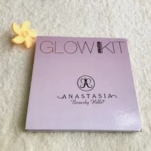 Набор для свечения сладостей Anastasia Beverly Mills all-in-one содержит 4 оттенка пудры для подсвечивания лица и глаз