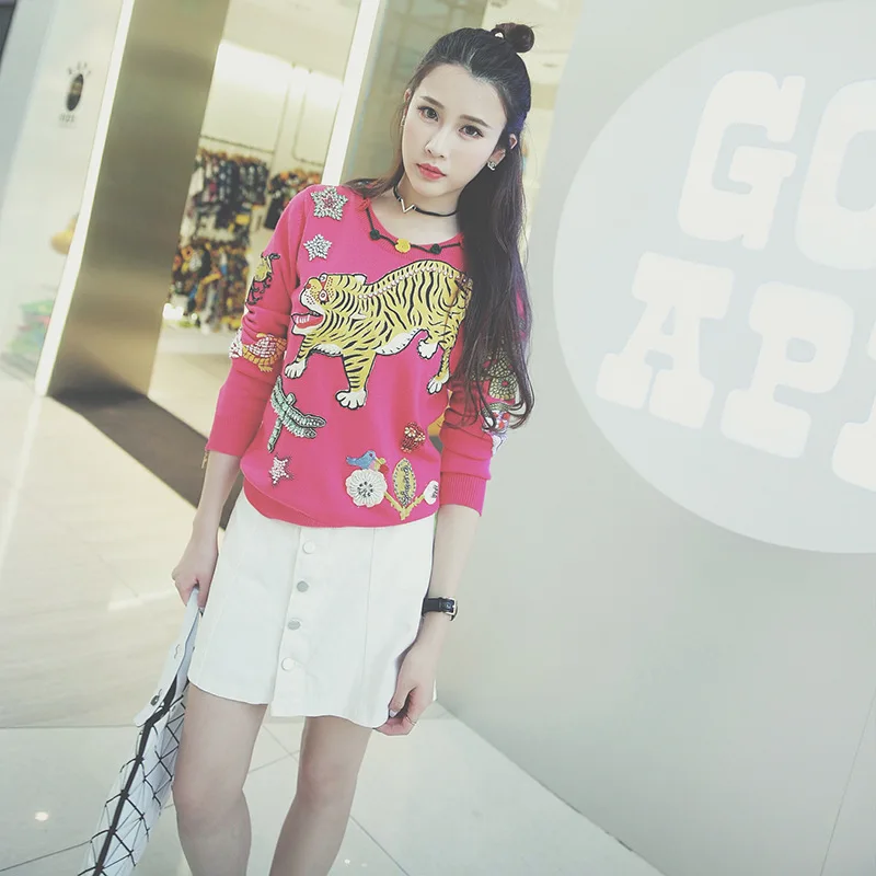 Spring New Heavy Industries Tiger Flower Cartoon Hand Embroidered Drill Knitted Sweater Women 2019 O-Neck Women Sweaters
