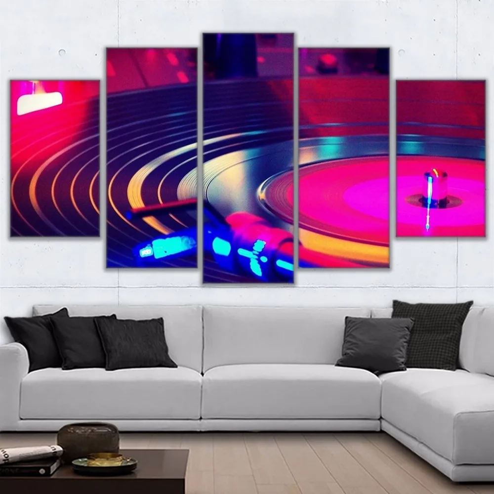 MODERNROOM_29a2d929-ed5b-4bce-a3e4-04def8dc0430_1024x1024