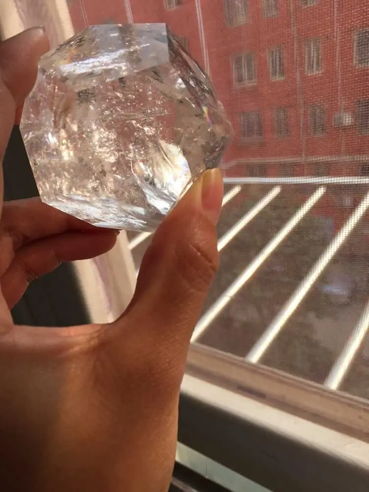 Новые поступления Натуральный прозрачный кварцовый кристаллический dodecahedron в