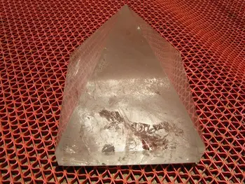 

940g NATURAL TRANSPARENT QUARTZ CRYSTAL PYRAMID HEALING