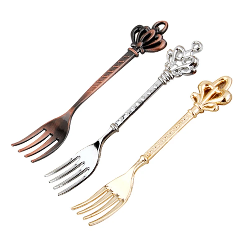 

3Pcs Classical Vintage Fruit Fork Set Kitchen Bar Fashion Small Fruit Sign Tableware Dessert Cake Forks Dinnerware Dining Tools