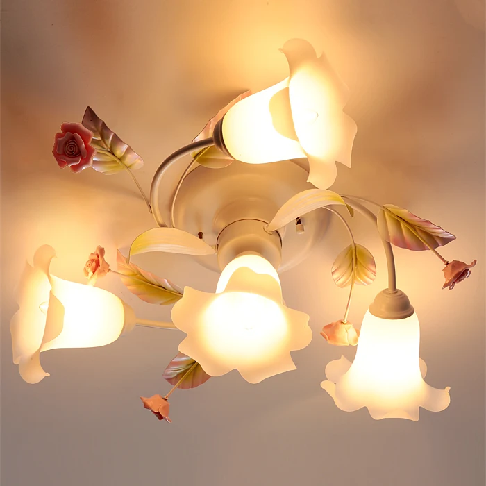 

Princess bedroom living room ceiling lamp lighting European-style garden flowers three flowers chandelier lamp Iro