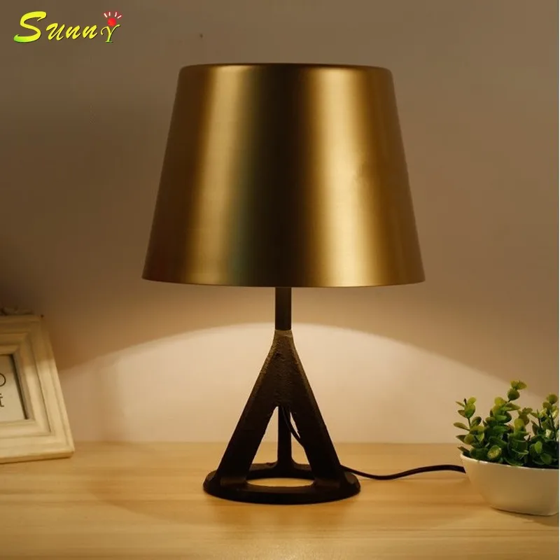 

Nordic Creative Personality Industrial Triangle Iron Table Lamp Bedroom Bedside Desk Lamp Home Decoration Living Room Table Lamp