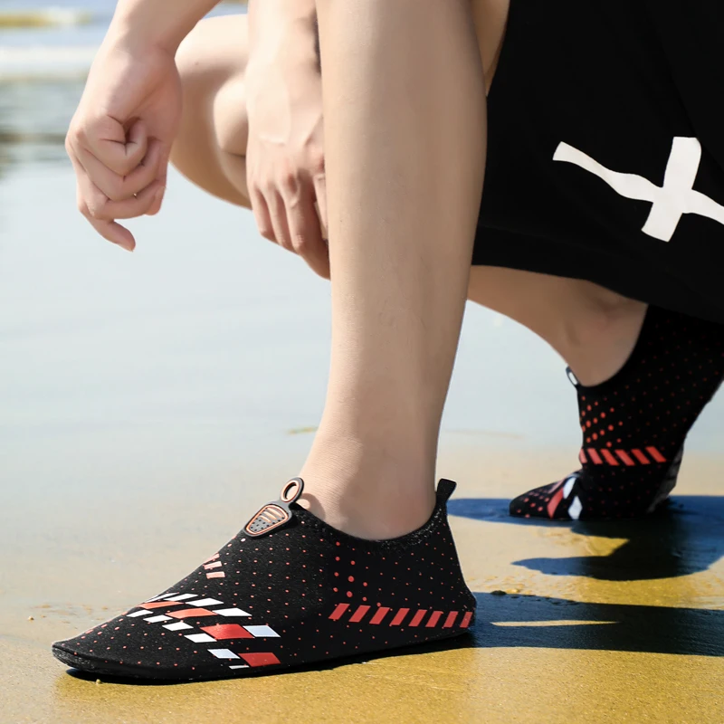 Summer Water Shoes Breathable Aqua Beach Shoes for Men Women zapatos Creek Snorkeling Shoe Neoprene Non-Slip Lightweight Sneaker