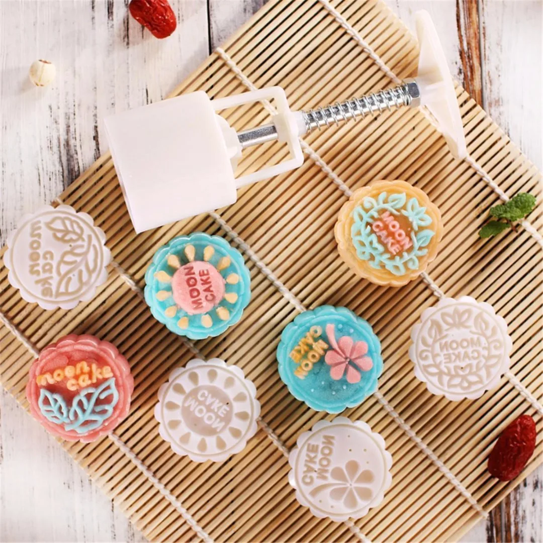 JX-LCLYL 3D Round Moon Cake Mould Set Biscuit Mooncake With 4 Stamps Home DIY Beige New