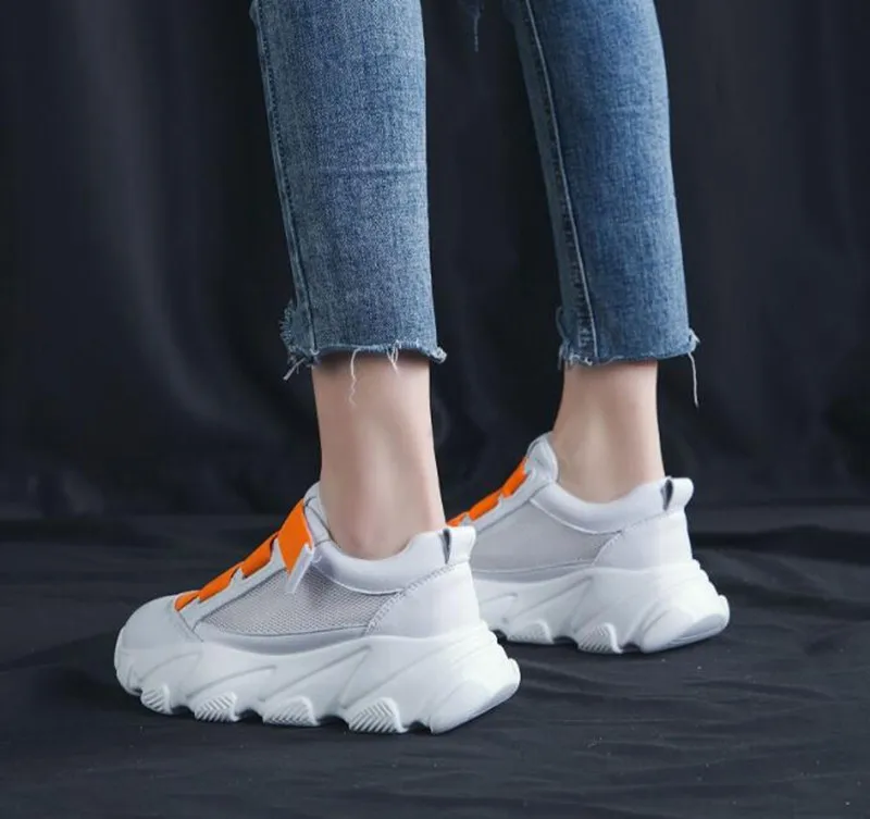 9208
