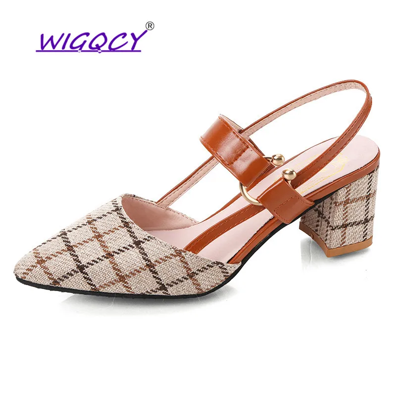 

Retro pointed shallow mouth women's shoes 2019 new spring and summer thick with high heels wild Baotou sandals
