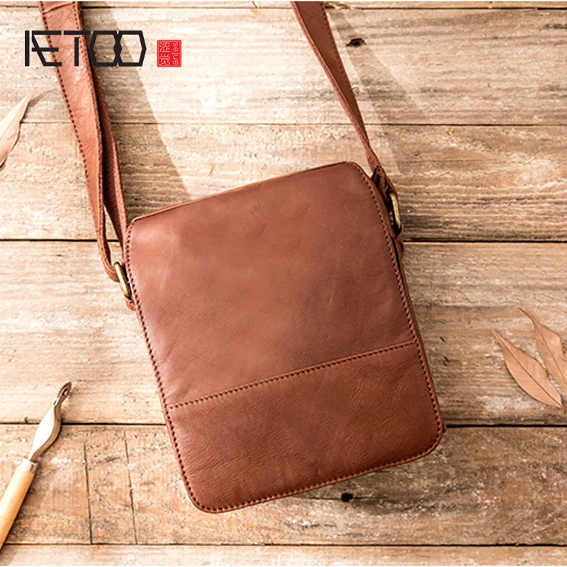 

AETOO Men's Bags Genuine Leather male Crossbody Bags strap Small Casual Flap Men Leather messenger bag men's shoulder bag