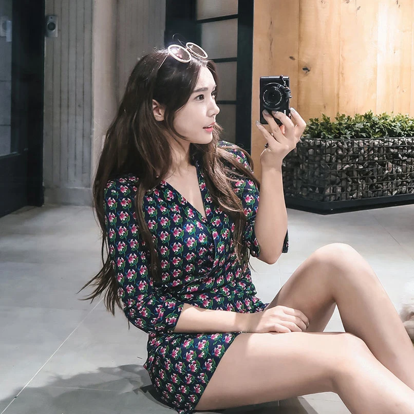

2019 Summer Sexy Playsuits Womens V-Neck Print Wrapped Shorts Jumpsuit Ladies Lace Up Bodysuit