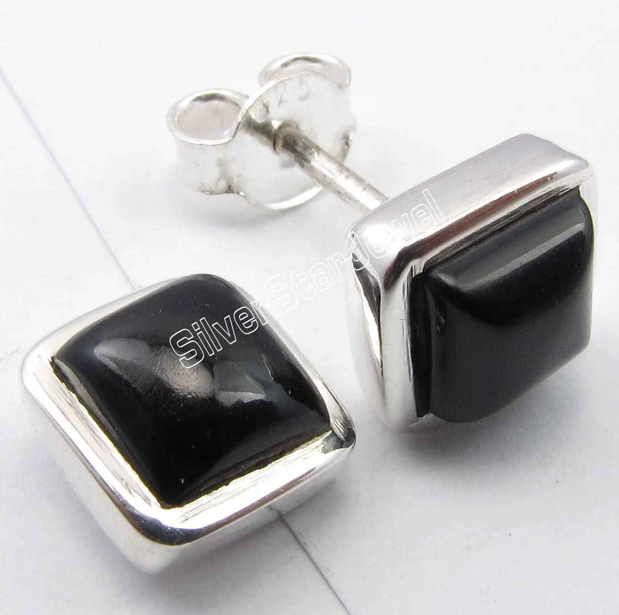

Chanti International Silver CABOCHON BLACK ONYX MODERN Studs Earrings 0.8 CM NEW ITEM