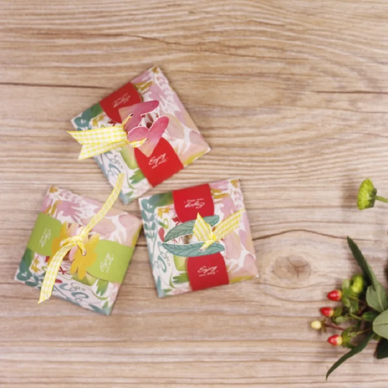 100 X European Double-faced Flower Heart Leavs Triangular Pyramid Floral Candy Box Wedding Favors Party Supplies thanks Gift Box (5)